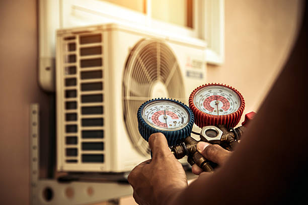 Professional Ac Installation technician working in Pleasant Hill, OH
